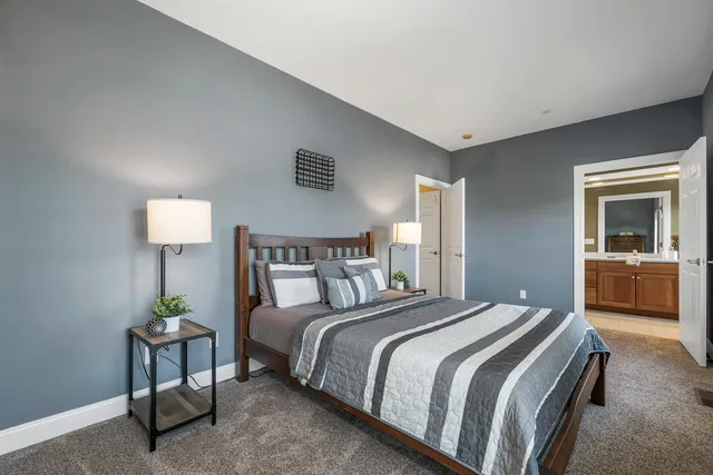 $699,000 | 17 Riverfront Drive, Unit 3, Manchester, NH 03102