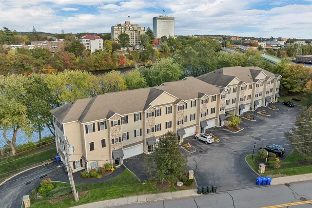 $699,000 | 17 Riverfront Drive, Unit 3, Manchester, NH 03102