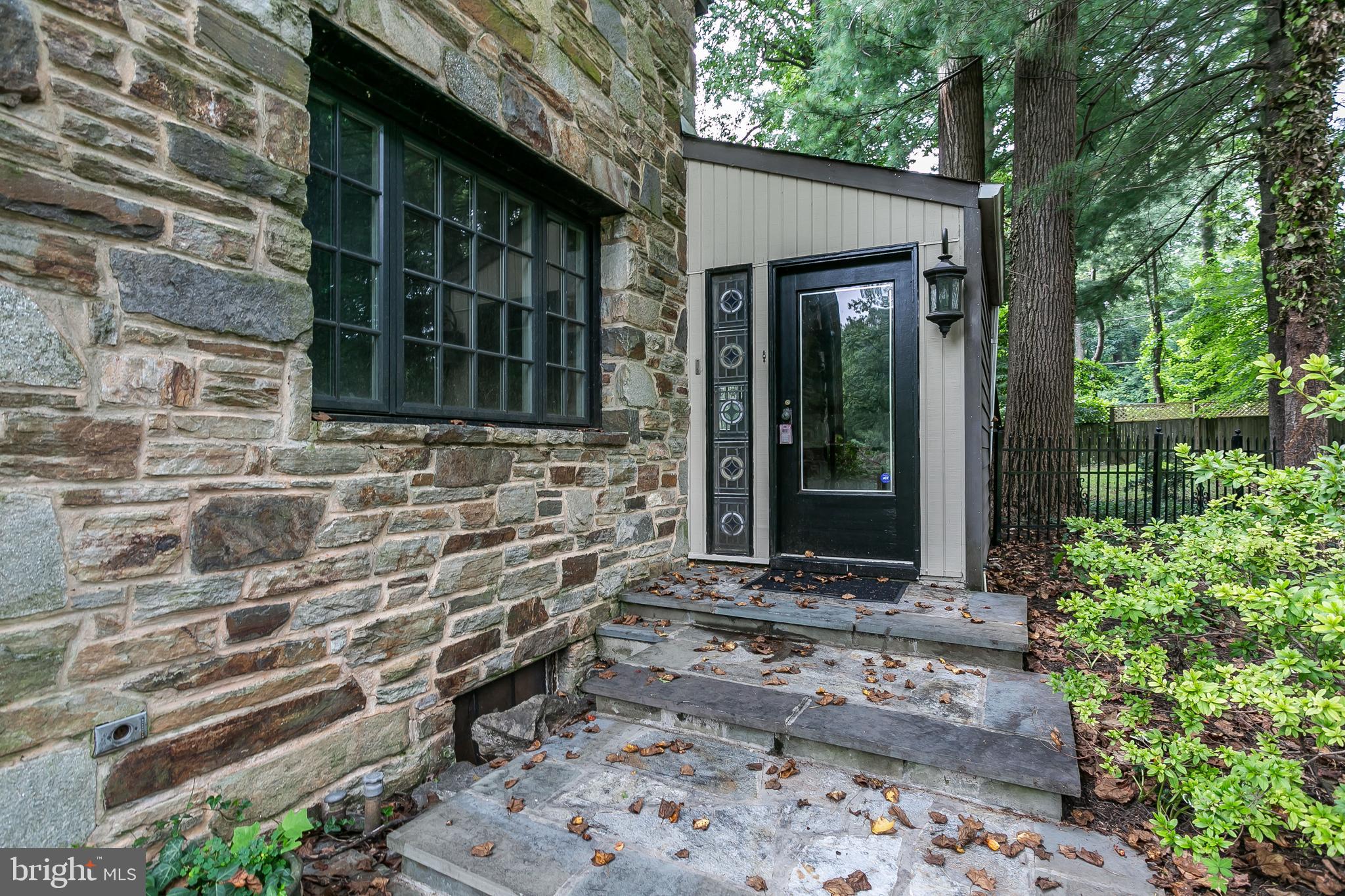 4 Springbriar Lane Baltimore, MD 21208 - Photo 5 of 64 Gallery Image 5
