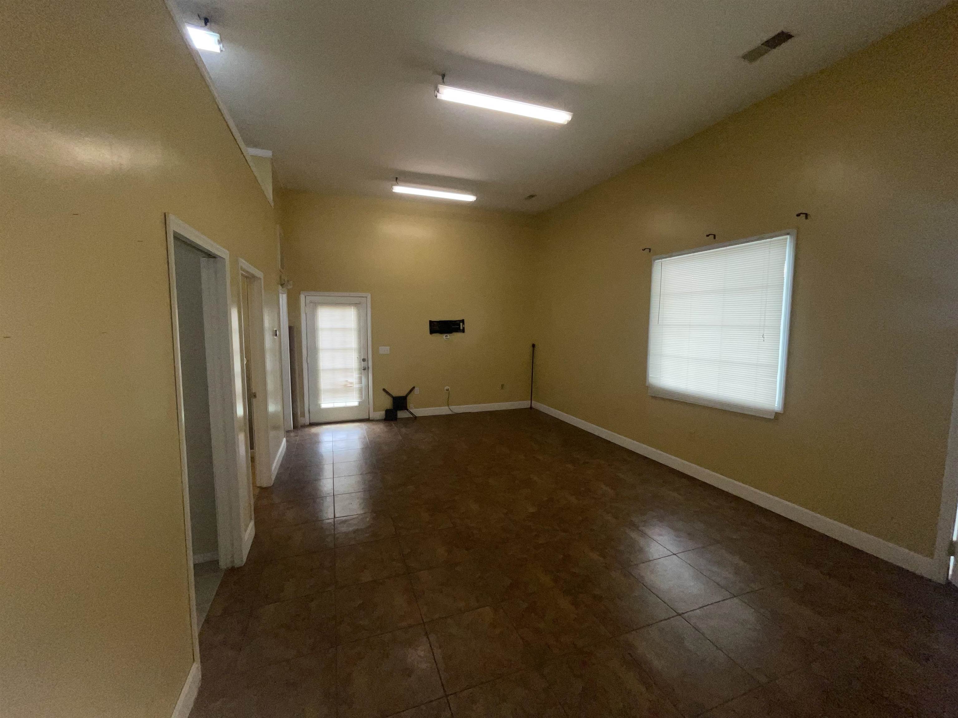 301 Brewer Road Ashland, KY 41102 - Photo 5 of 11 Gallery Image 5