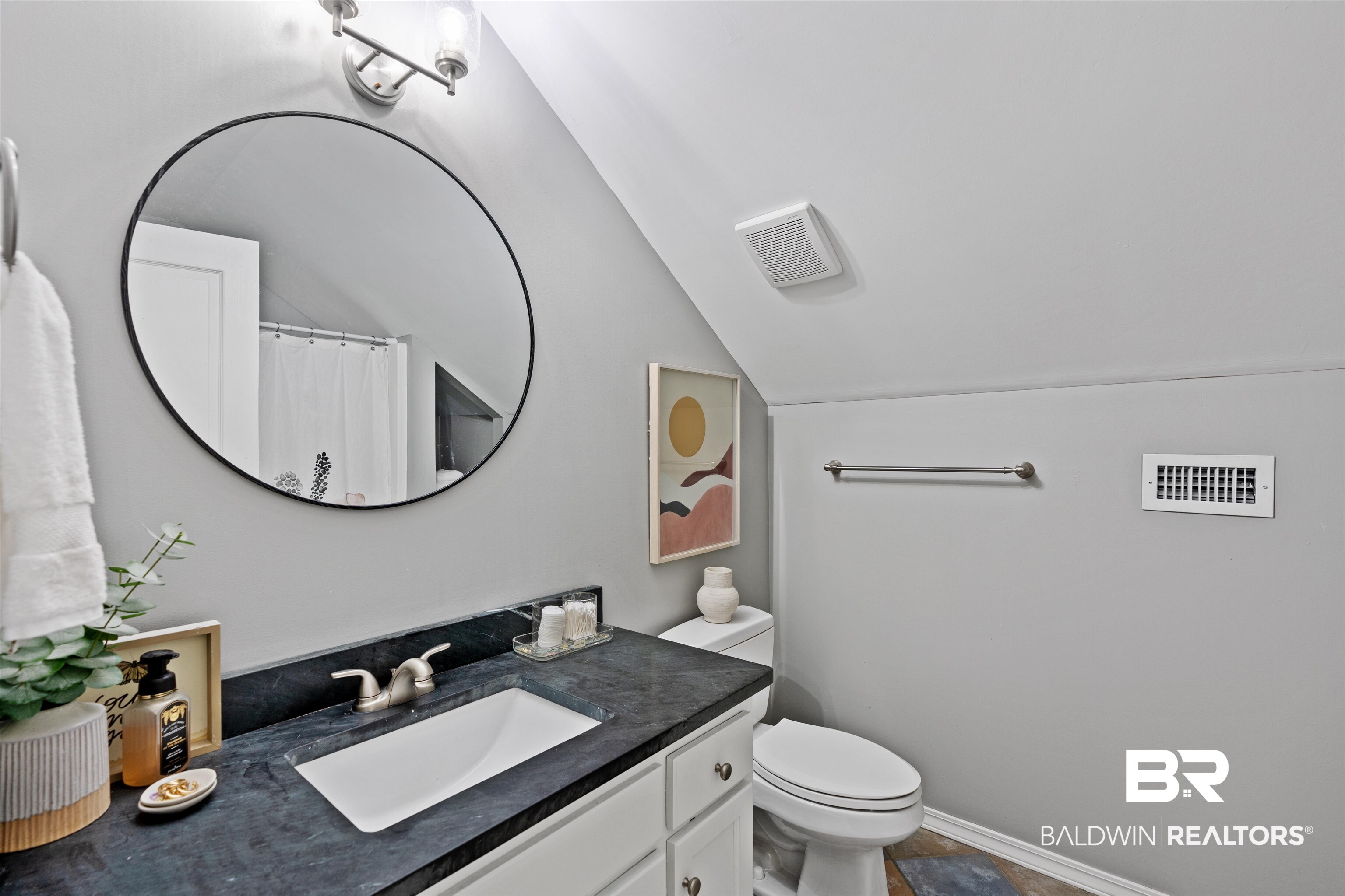 20290 Thompson Hall Road Fairhope, AL 36532 - Photo 25 of 37 En-suite Bathroom