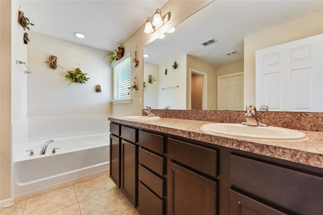 234 Amber Ridge Road Jacksonville, FL 32218 - Photo 7 of 13 Gallery Image 7
