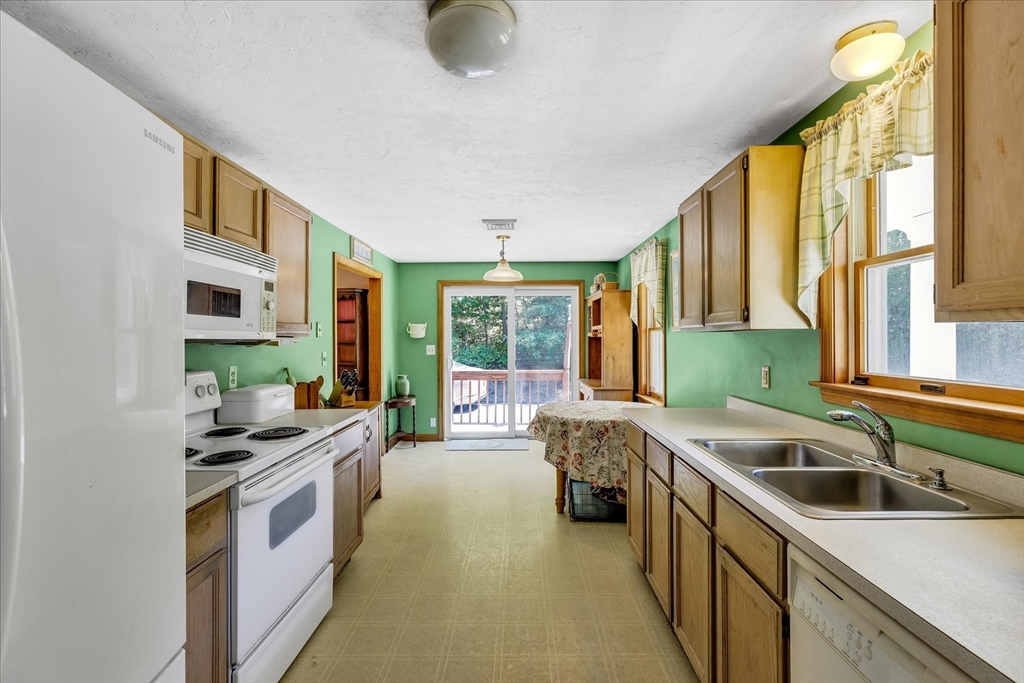 25 Great Woods Road Plymouth, MA 02360 - Photo 12 of 42