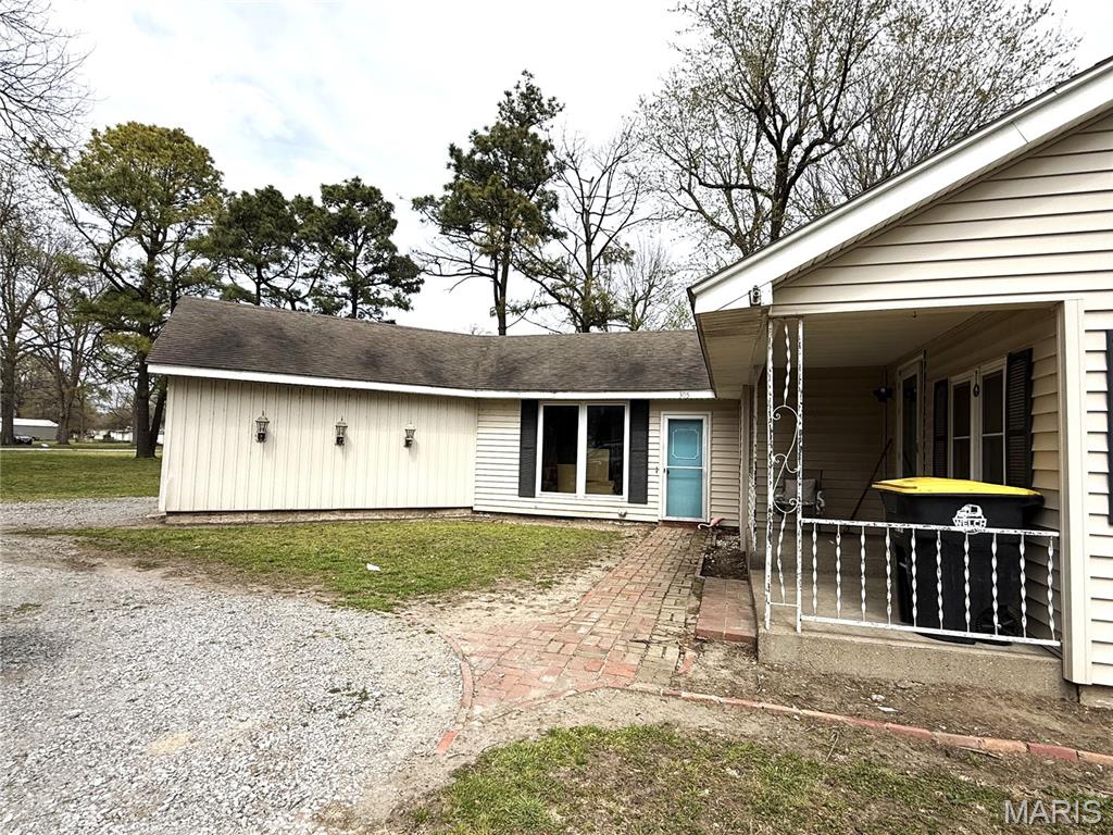 305 Center Street Cooter, MO 63839 - Photo 3 of 18