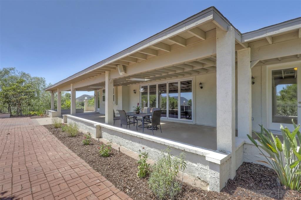 2051 Ridgecrest Place Escondido, CA 92029 - Photo 22 of 25 Gallery Image 22