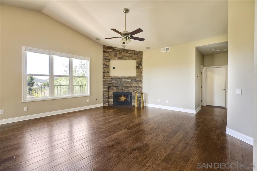 2051 Ridgecrest Place Escondido, CA 92029 - Photo 10 of 25 Gallery Image 10