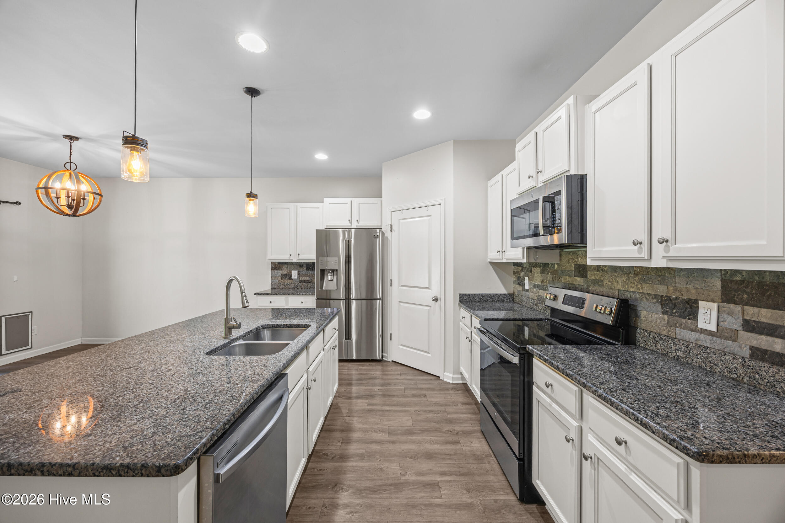 109 Mardella Way Holly Ridge, NC 28445 - Photo 18 of 47 19_kitchen