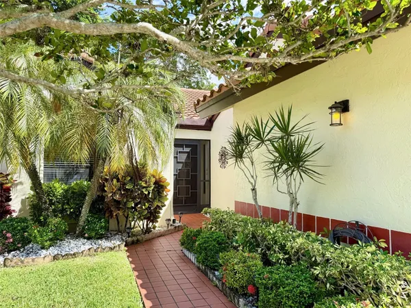 $3,950 | 5462 Palm Springs Lane, Unit A, Boynton Beach, FL 33437