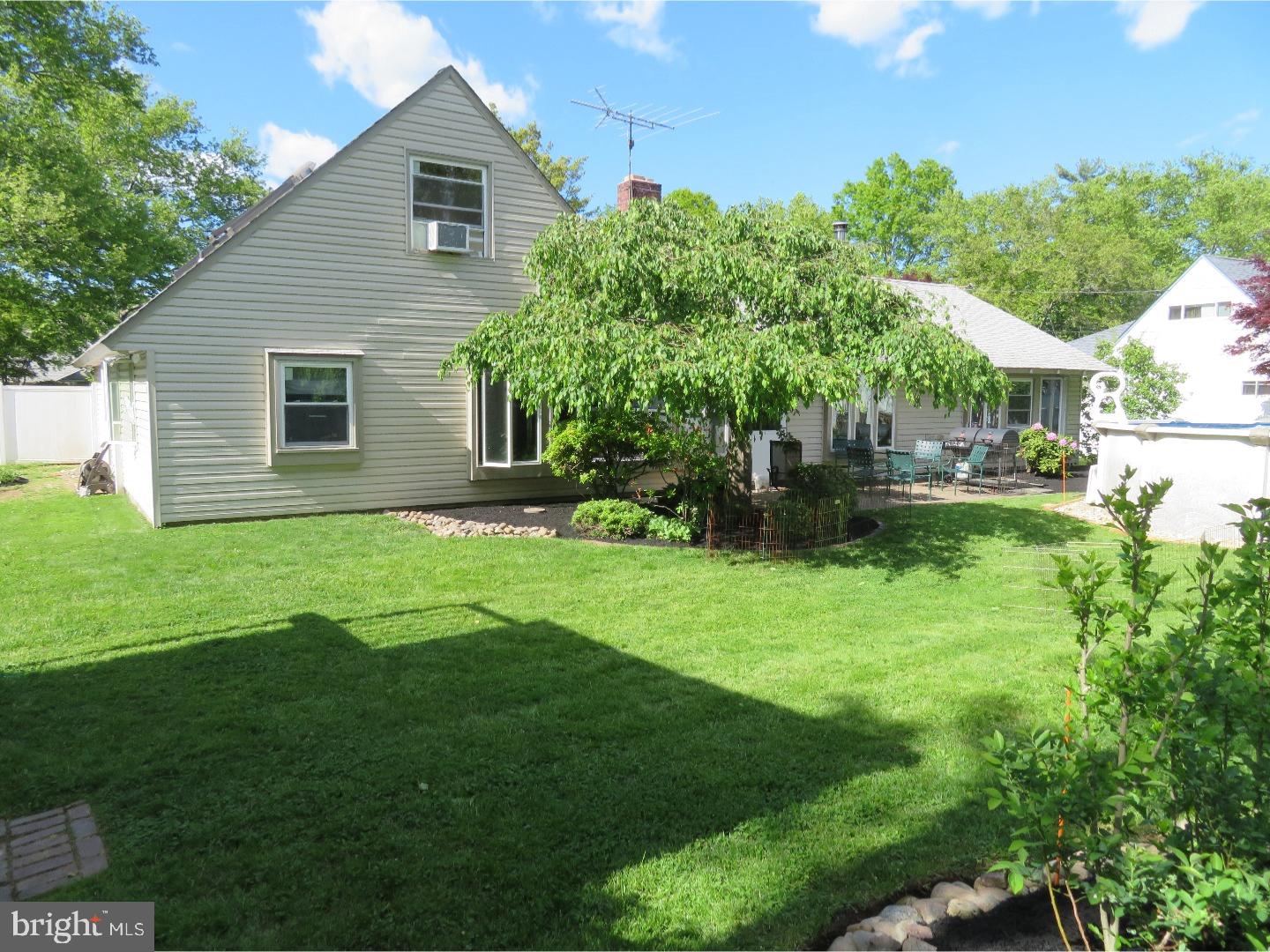 24 Spicebush Road Levittown, PA 19056 - Photo 3 of 25 Exterior Back