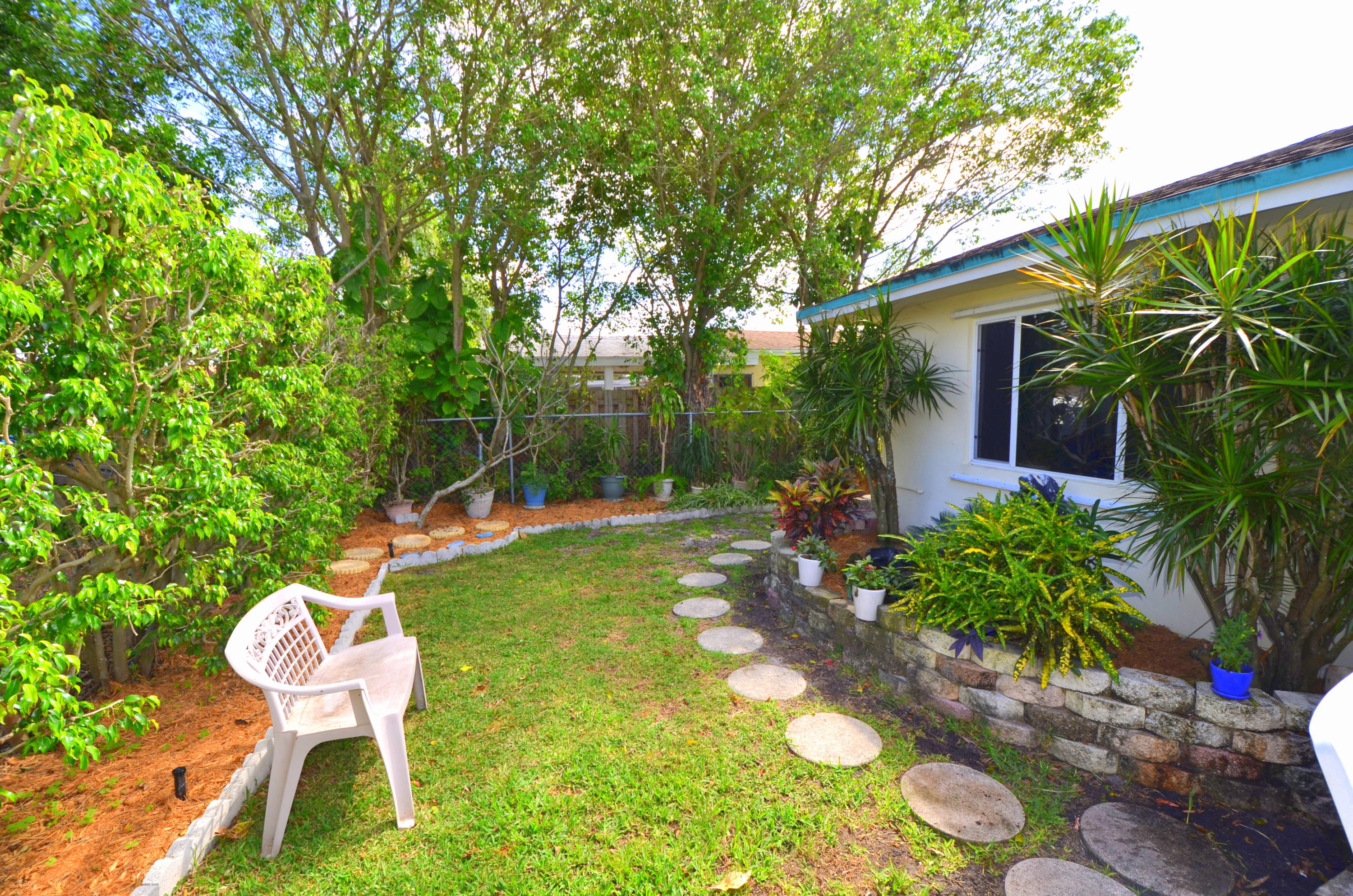 10695 Eland Street Boca Raton, FL 33428 - Photo 10 of 25 Garden in Backyard