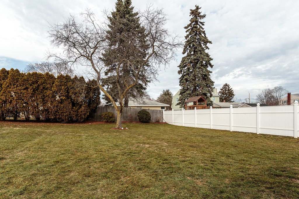 15 Cleveland Road Watertown, MA 02472 - Photo 19 of 20 Gallery Image 19