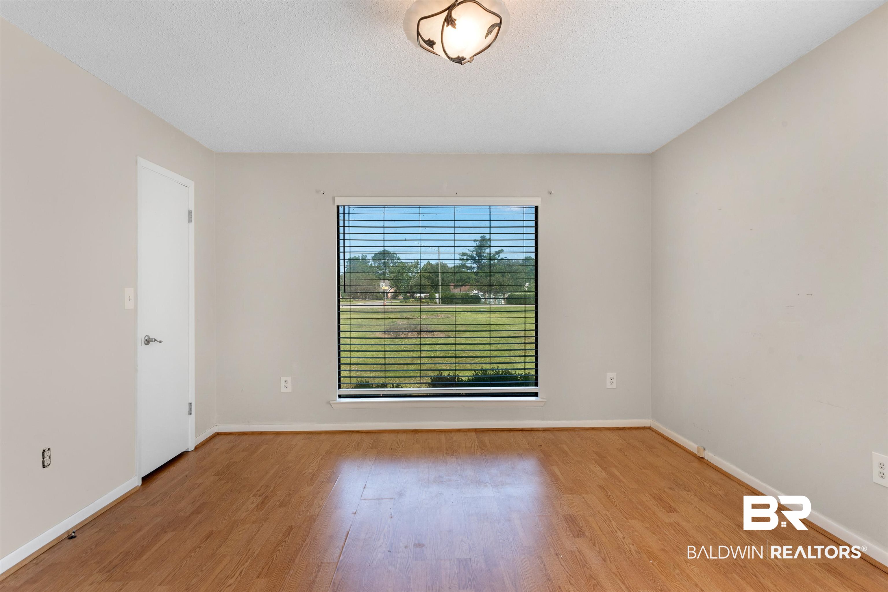 16162 Highway 98 Foley, AL 36535 - Photo 30 of 43 Master bedroom