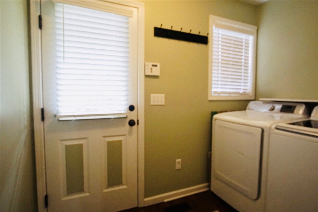 599 Mile Creek Road Pickens, SC 29671 - Photo 12 of 25 Laundry room