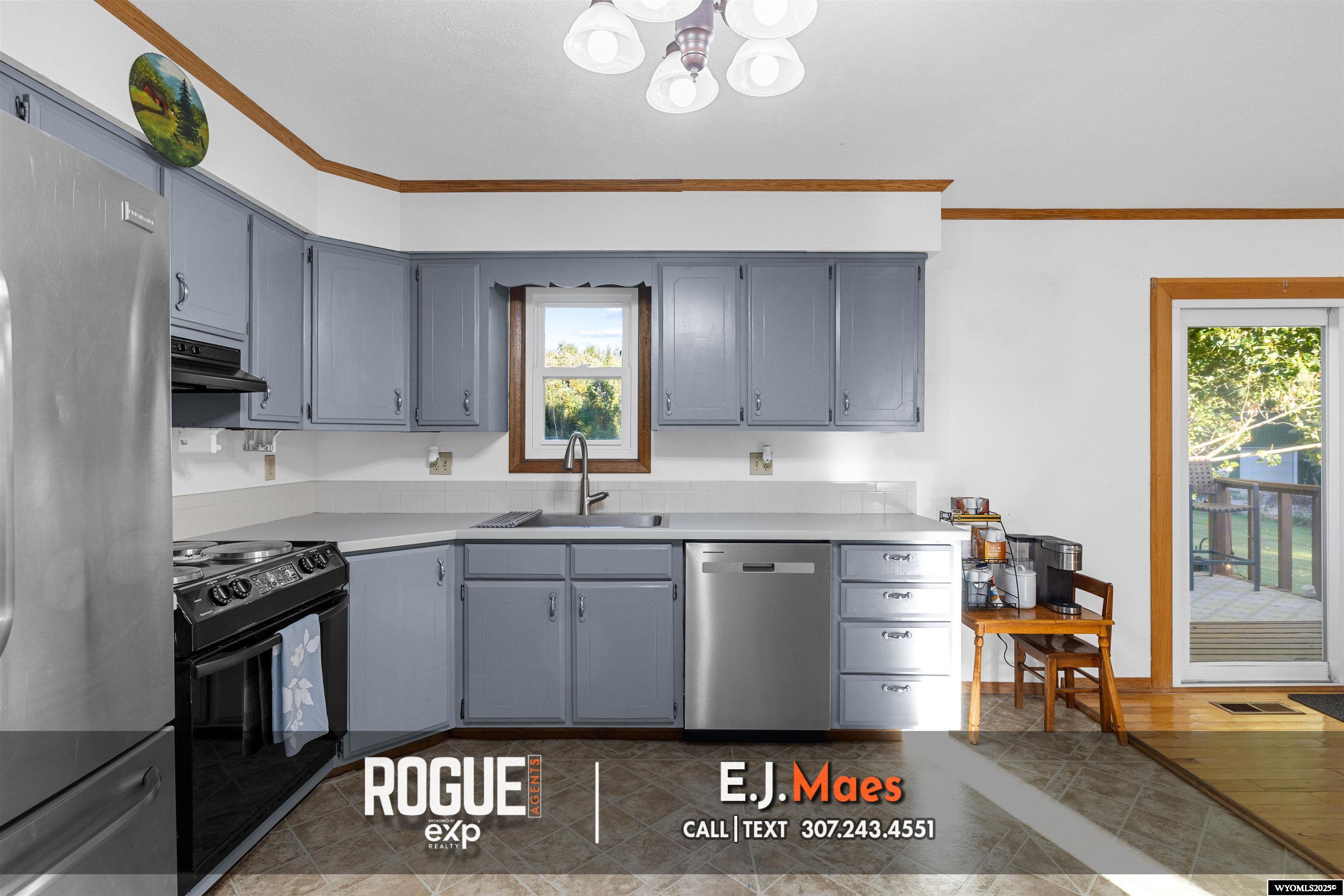 2019 North Yellow Creek Road Casper, WY 82604 - Photo 18 of 49