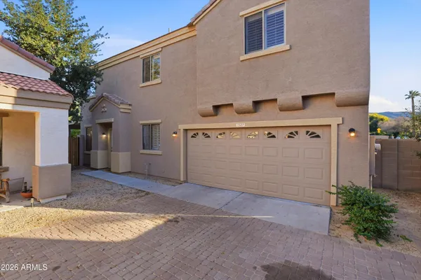 $389,500 | 7527 South 13th Place, Phoenix, AZ 85042