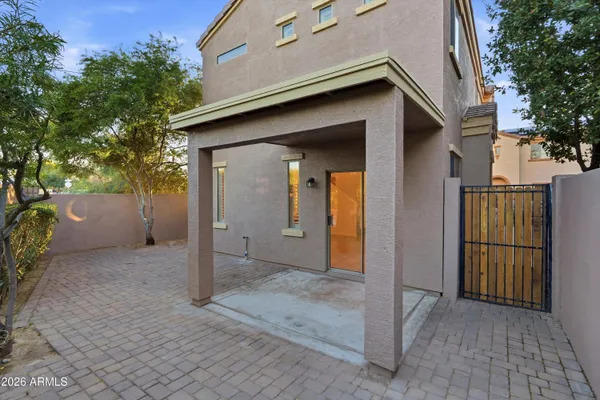 $389,500 | 7527 South 13th Place, Phoenix, AZ 85042