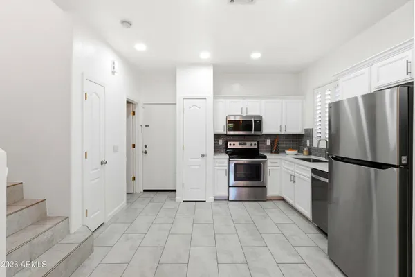 $389,500 | 7527 South 13th Place, Phoenix, AZ 85042