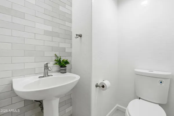 $389,500 | 7527 South 13th Place, Phoenix, AZ 85042