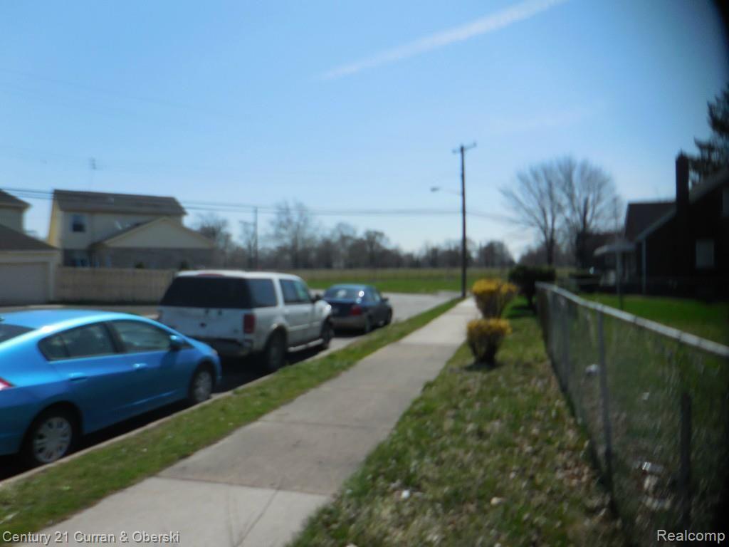 1435 Canterbury Street Dearborn, MI 48120 - Photo 4 of 5