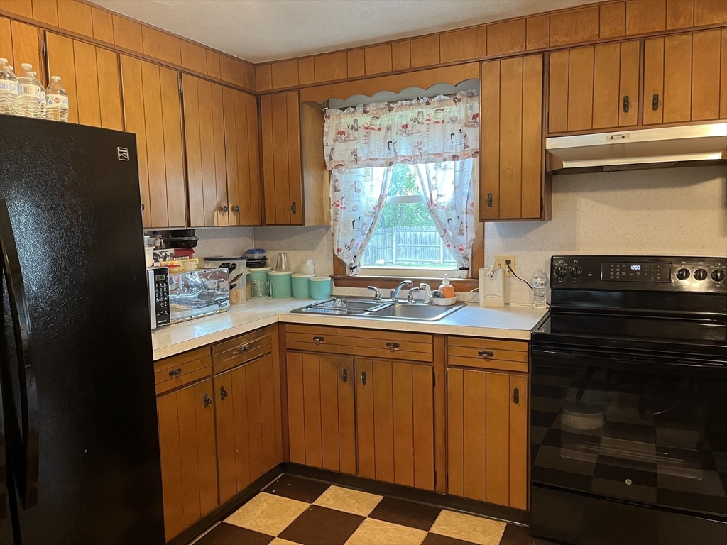 100 Rowland Street Springfield, MA 01107 - Photo 8 of 14 Gallery Image 8