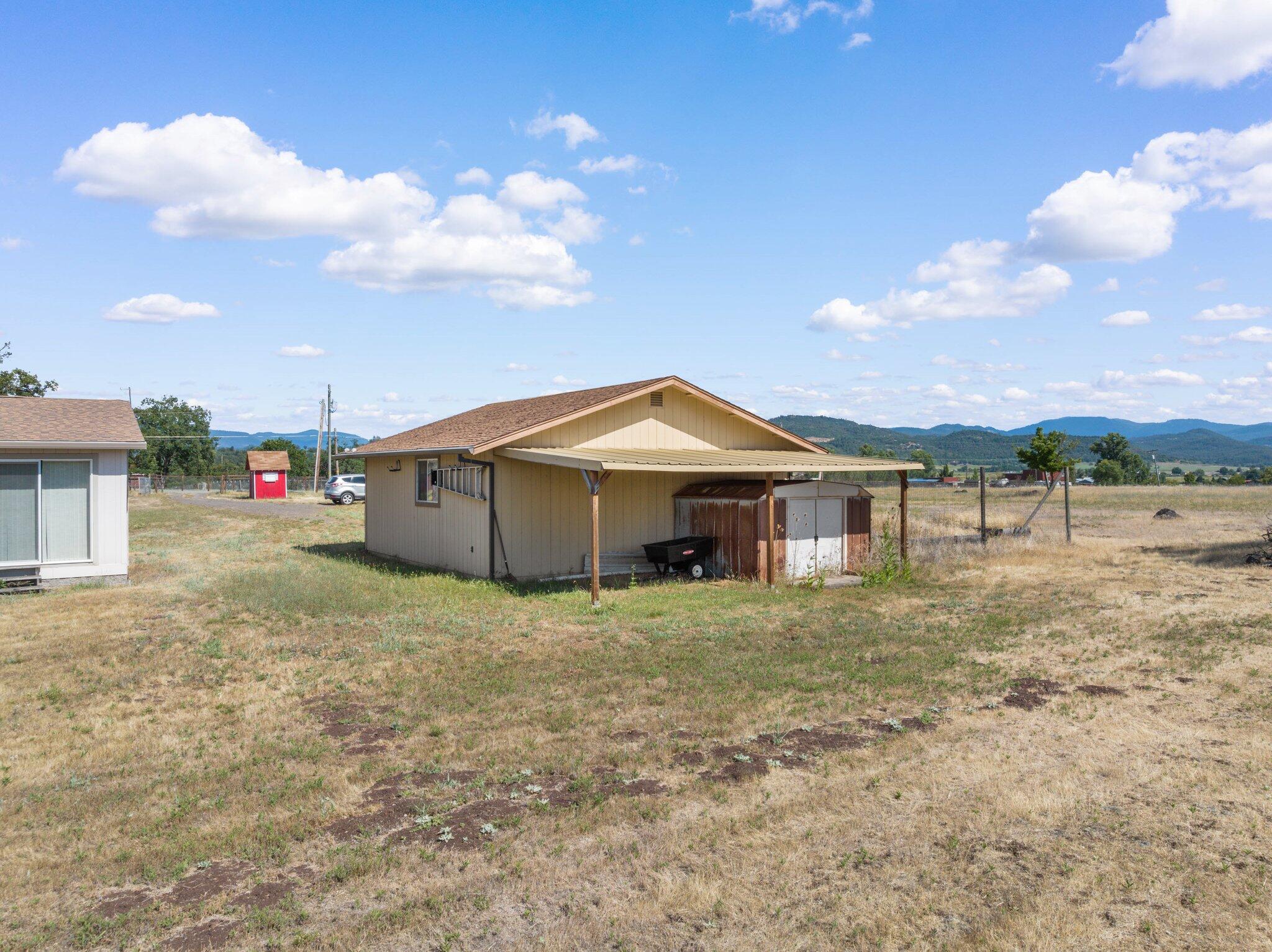 217 Ayres Road Eagle Point, OR 97524 - Photo 19 of 30 6-web-or-mls-DJI_0846