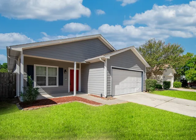 front view of house with a yard