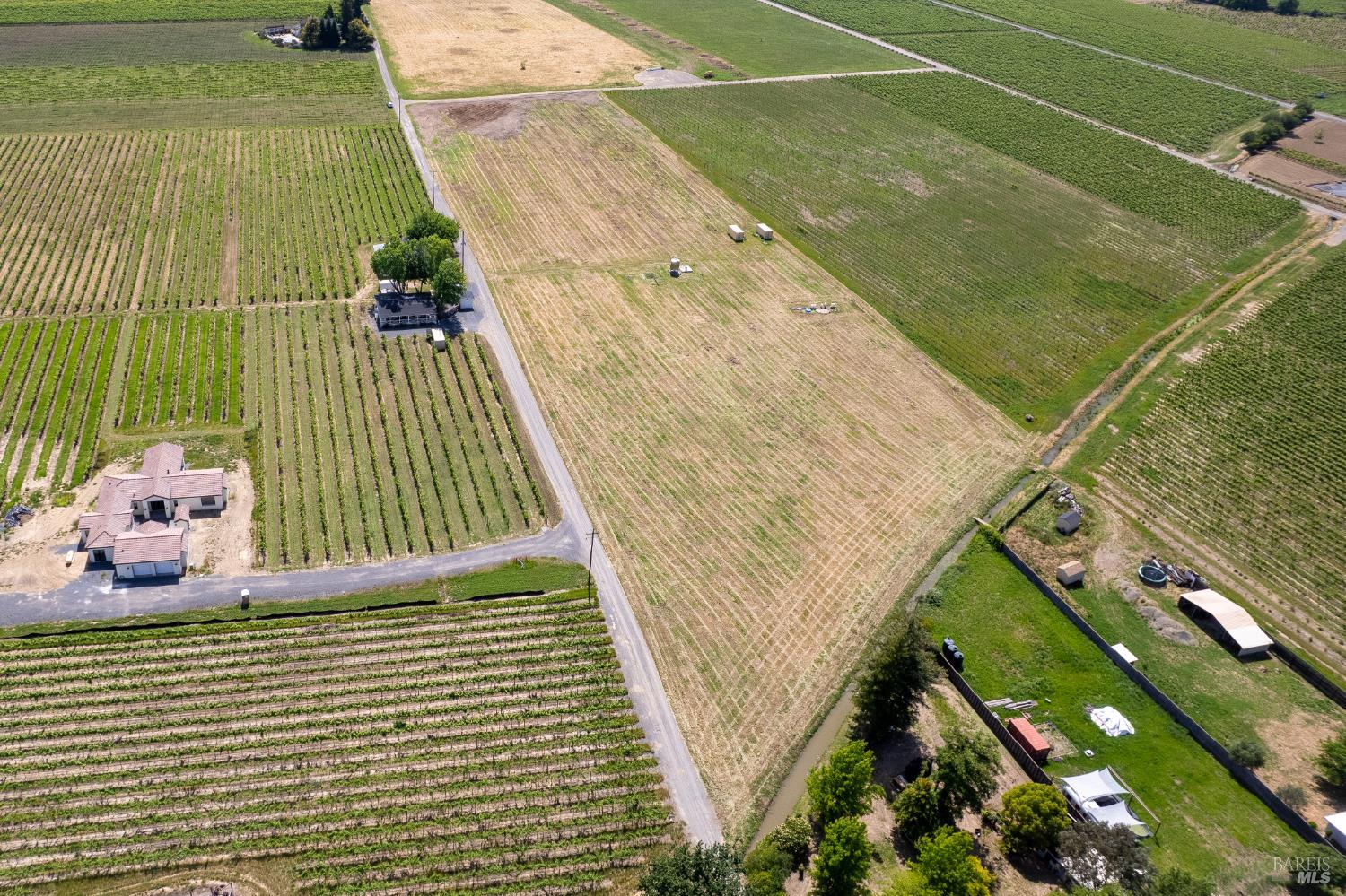 835 Dry Creek Road Healdsburg, CA 95448 - Photo 4 of 11