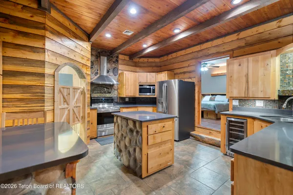 $1,400,000 | 9 B South Riverton Street, Dubois, WY 82513