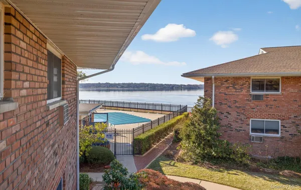 $525,000 | 1 Toms Point Lane, Unit 6J, Port Washington, NY 11050