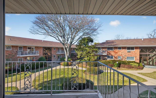 $525,000 | 1 Toms Point Lane, Unit 6J, Port Washington, NY 11050