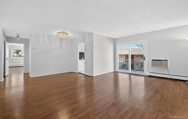 $525,000 | 1 Toms Point Lane, Unit 6J, Port Washington, NY 11050