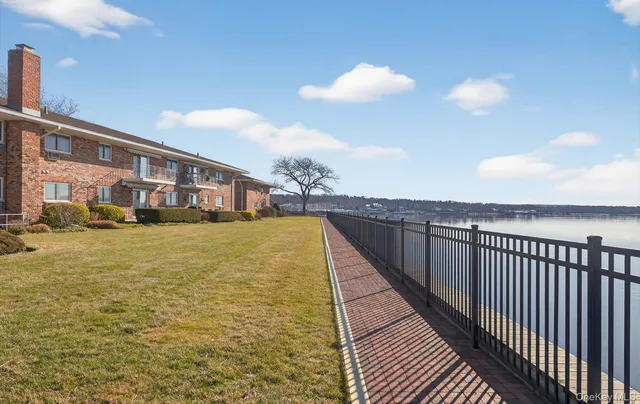 $525,000 | 1 Toms Point Lane, Unit 6J, Port Washington, NY 11050