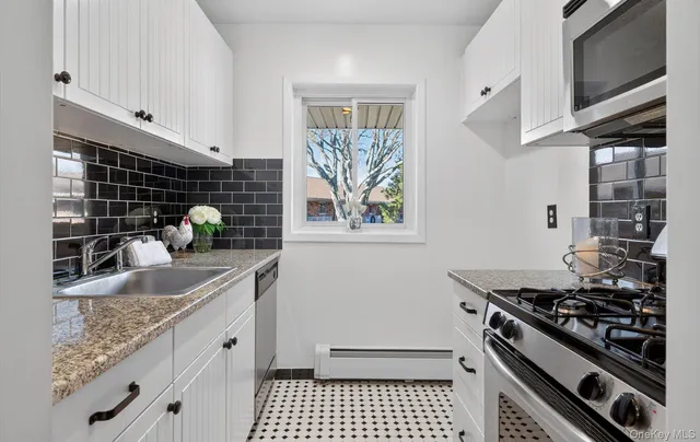 $525,000 | 1 Toms Point Lane, Unit 6J, Port Washington, NY 11050