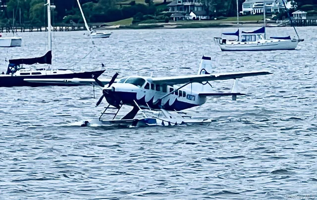 $525,000 | 1 Toms Point Lane, Unit 6J, Port Washington, NY 11050