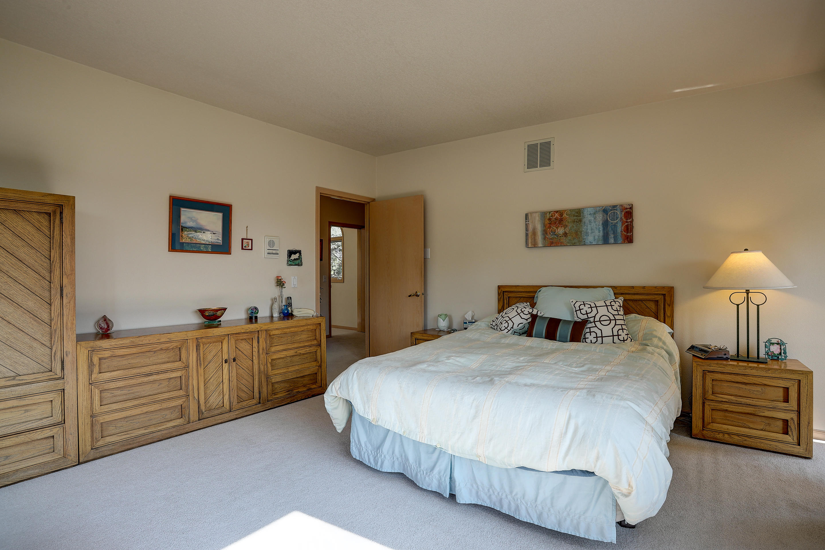 64885 Hunnell Road Bend, OR 97703 - Photo 17 of 39 18-64885 Hunnel Road Interiors MLS-22