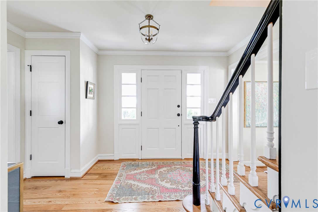 10451 Cherokee Road Richmond, VA 23235 - Photo 3 of 36 Entry foyer