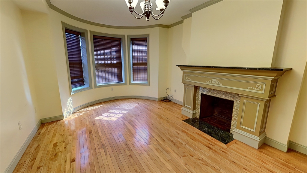 531 Newbury Street, Unit 1 Boston, MA 02215 - Photo 4 of 10