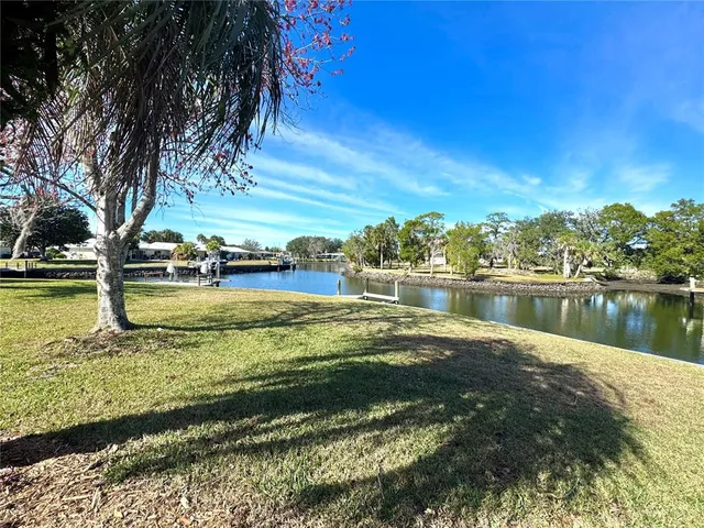$239,900 | 11205 West Bayshore Drive, Crystal River, FL 34429