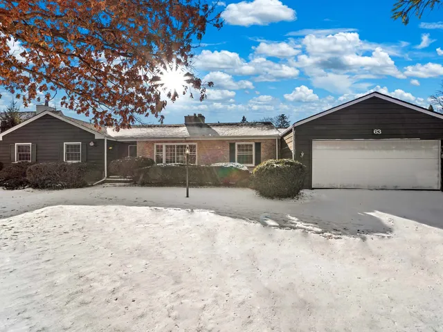 $525,000 | 63 Franklin Place East, Lake Forest, IL 60045