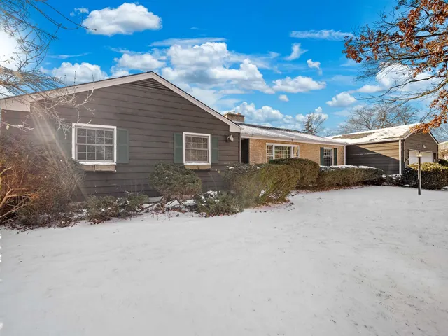 $525,000 | 63 Franklin Place East, Lake Forest, IL 60045