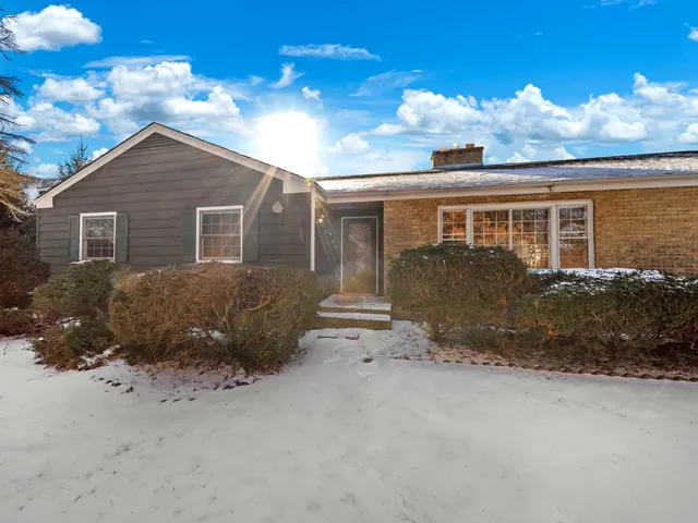 $525,000 | 63 Franklin Place East, Lake Forest, IL 60045