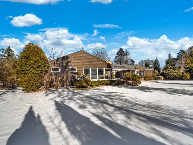 $525,000 | 63 Franklin Place East, Lake Forest, IL 60045