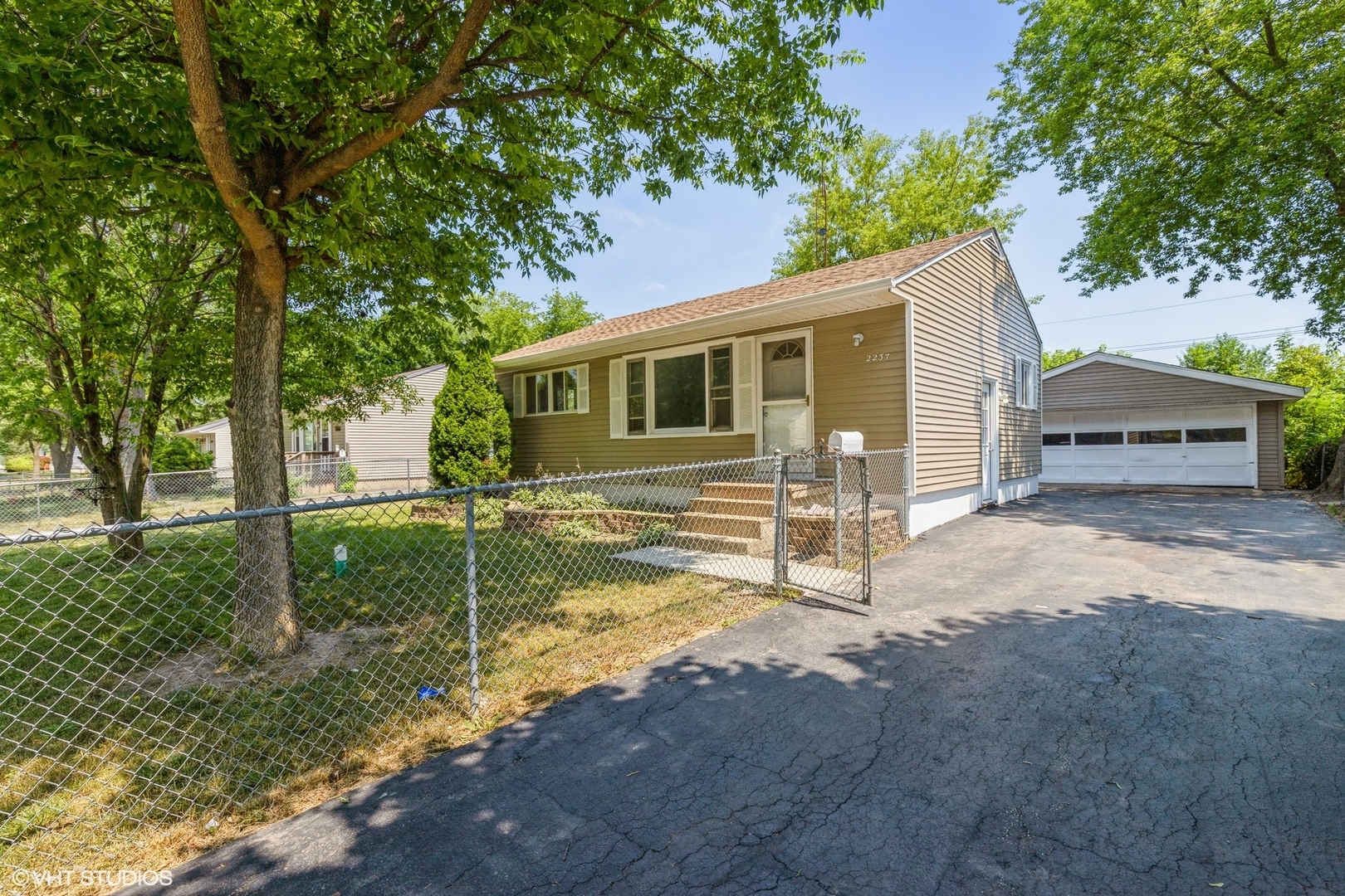 2237 Ottawa Road Waukegan, IL 60087 - Photo 1 of 10 Gallery Image 1