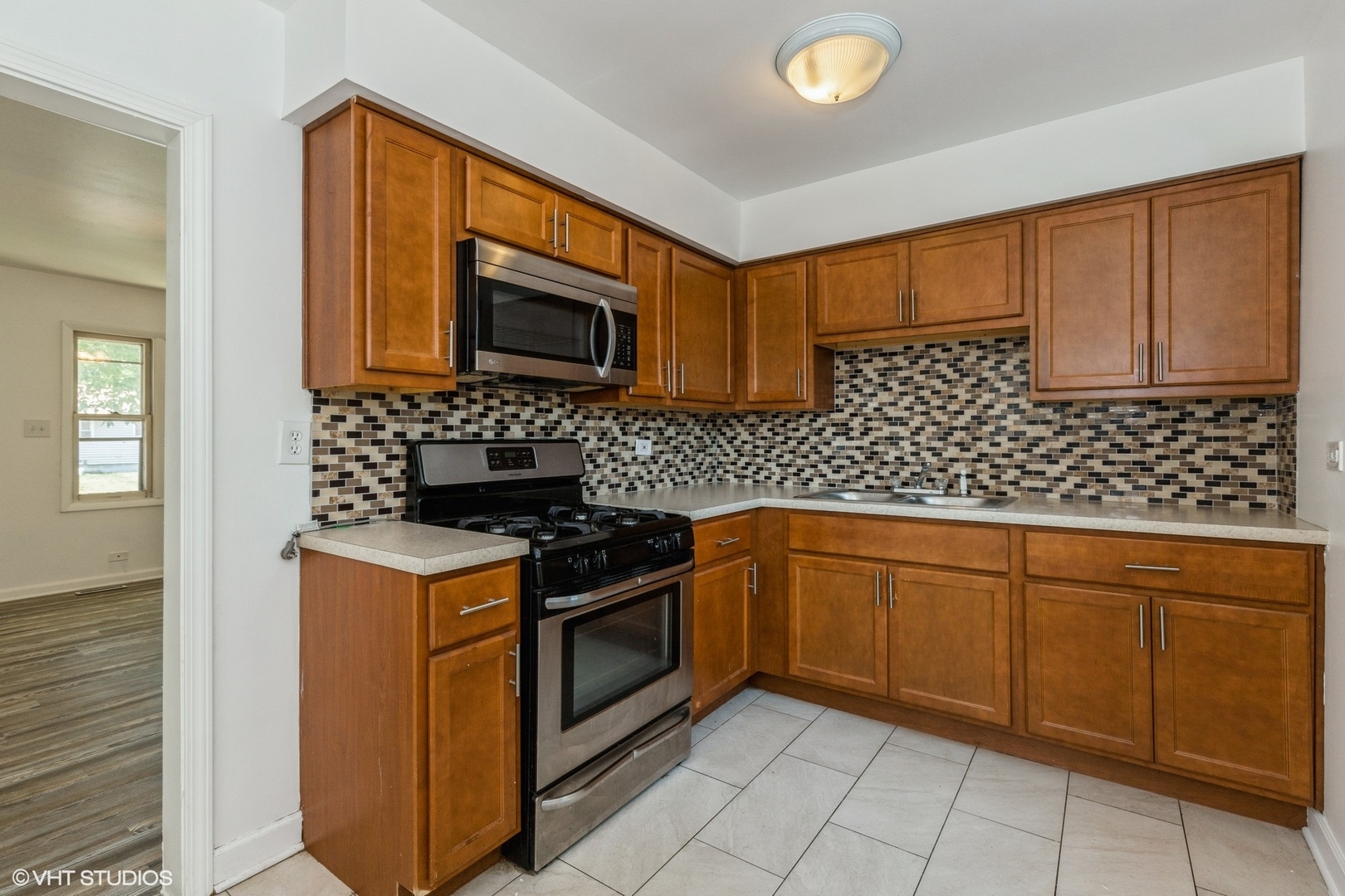 2237 Ottawa Road Waukegan, IL 60087 - Photo 3 of 10 Gallery Image 3