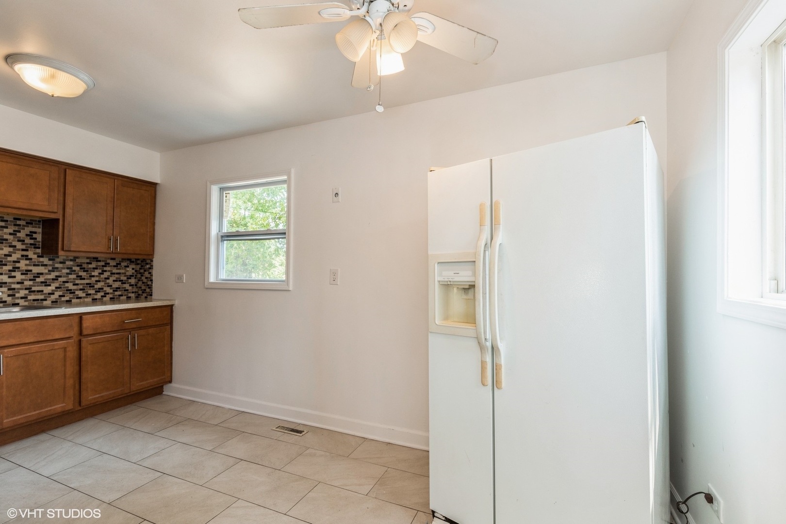 2237 Ottawa Road Waukegan, IL 60087 - Photo 4 of 10 Gallery Image 4