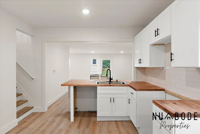 $249,900 | 548 Eastern Avenue Northeast, Grand Rapids, MI 49503