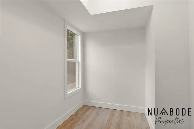 $249,900 | 548 Eastern Avenue Northeast, Grand Rapids, MI 49503