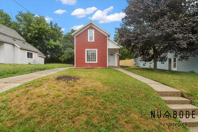 $249,900 | 548 Eastern Avenue Northeast, Grand Rapids, MI 49503