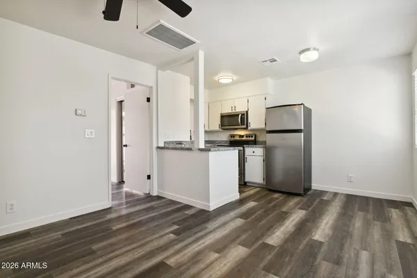 $1,300 | 2209 South Granada Drive, Unit C, Tempe, AZ 85282