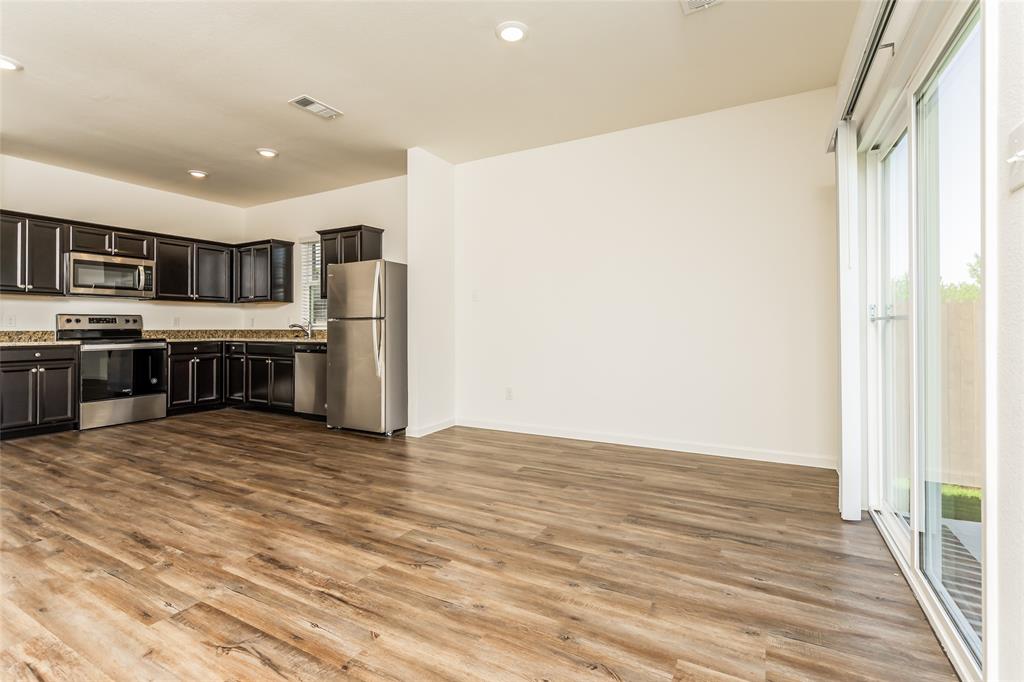 436 Canoe Way Crowley, TX 76036 - Photo 5 of 16